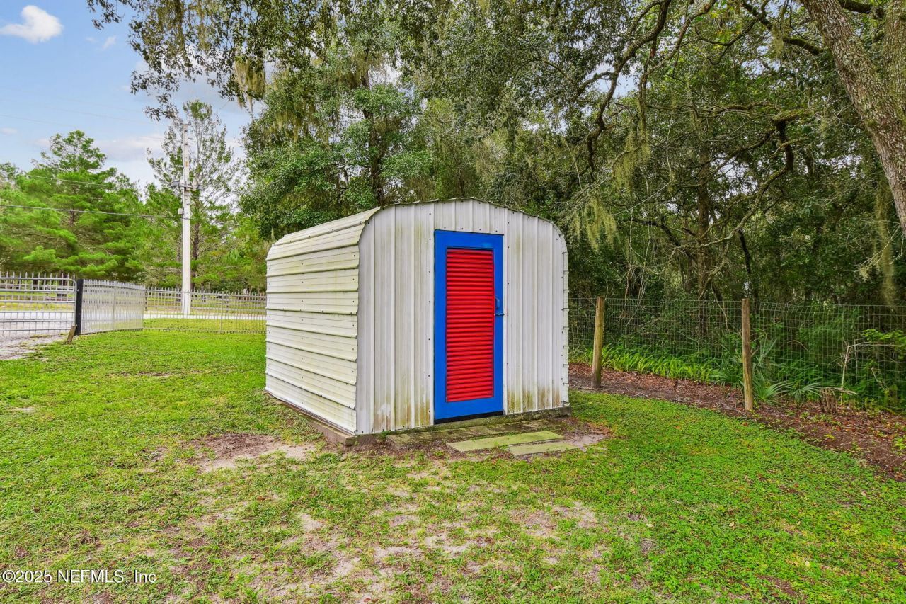 135 Lake Como Drive, Pomona Park, FL 32181 Photo