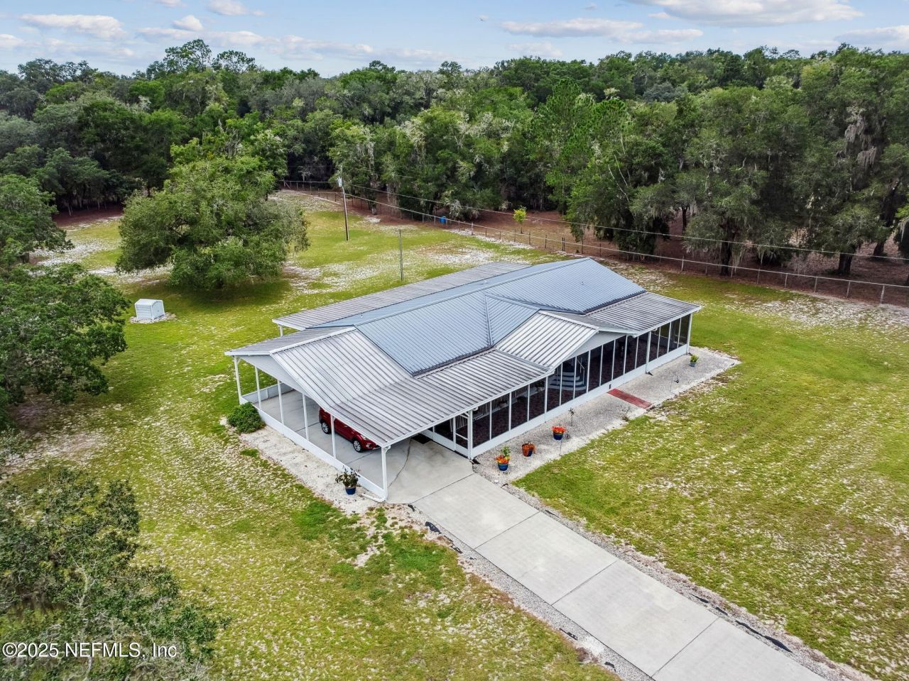 135 Lake Como Drive, Pomona Park, FL 32181 Photo