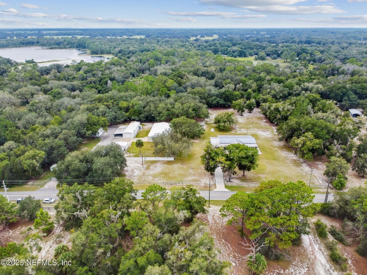 135 Lake Como Drive, Pomona Park, FL 32181 Photo