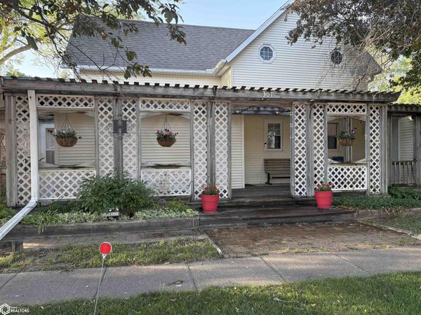 307 W Market, Steamboat Rock, IA 50672