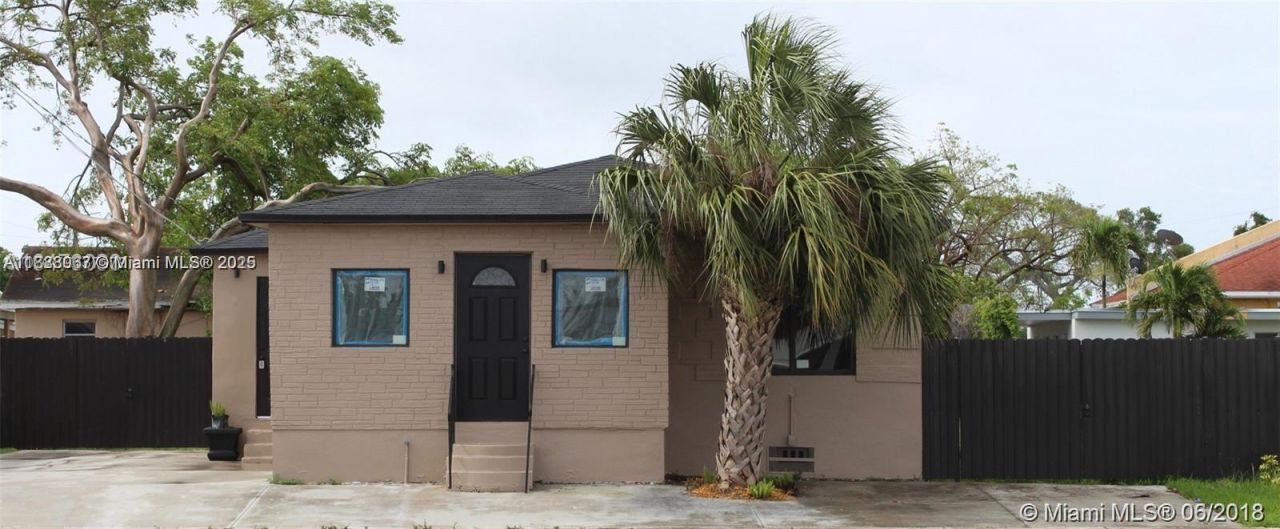 107 W Pembroke Rd, Hallandale Beach, FL 33009 Photo
