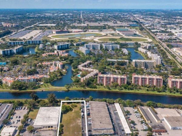 2083 W Mcnab Rd, Pompano Beach, FL 33069