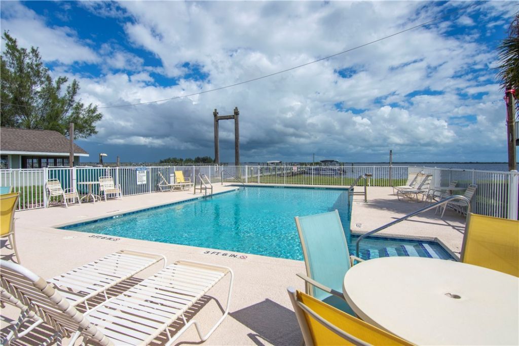 412 Indian River Drive, Sebastian, FL 32958 Photo