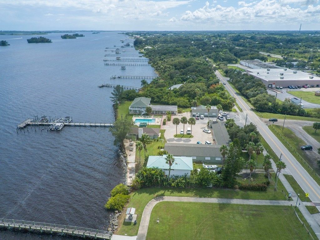 412 Indian River Drive, Sebastian, FL 32958 Photo