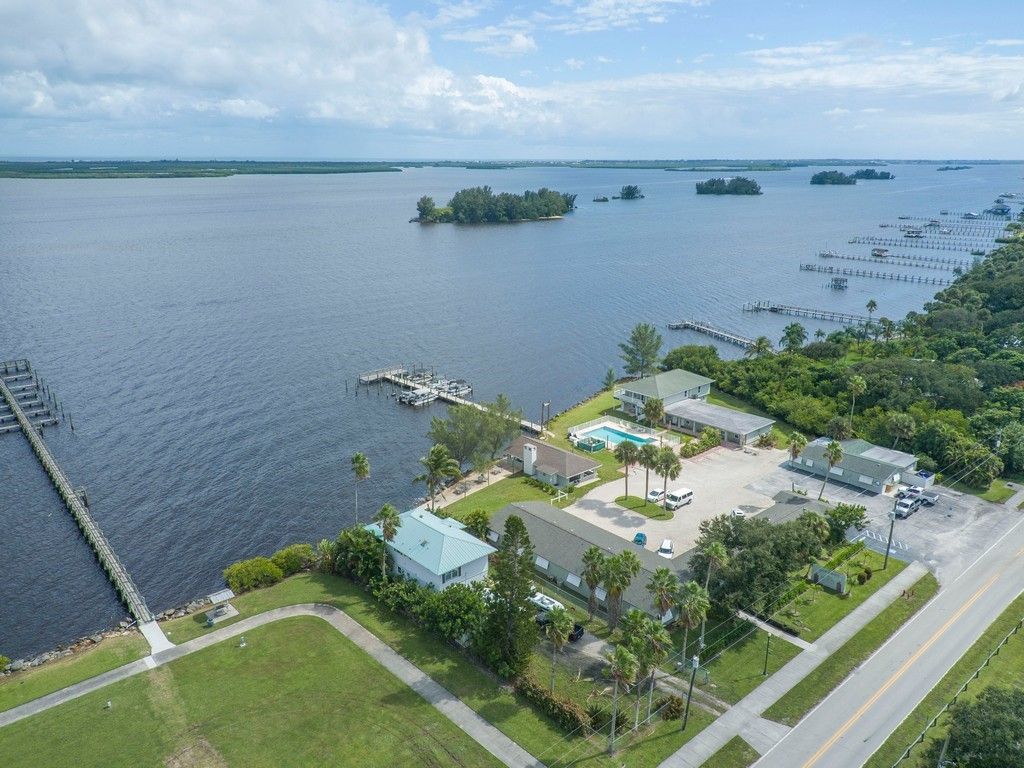412 Indian River Drive, Sebastian, FL 32958 Photo