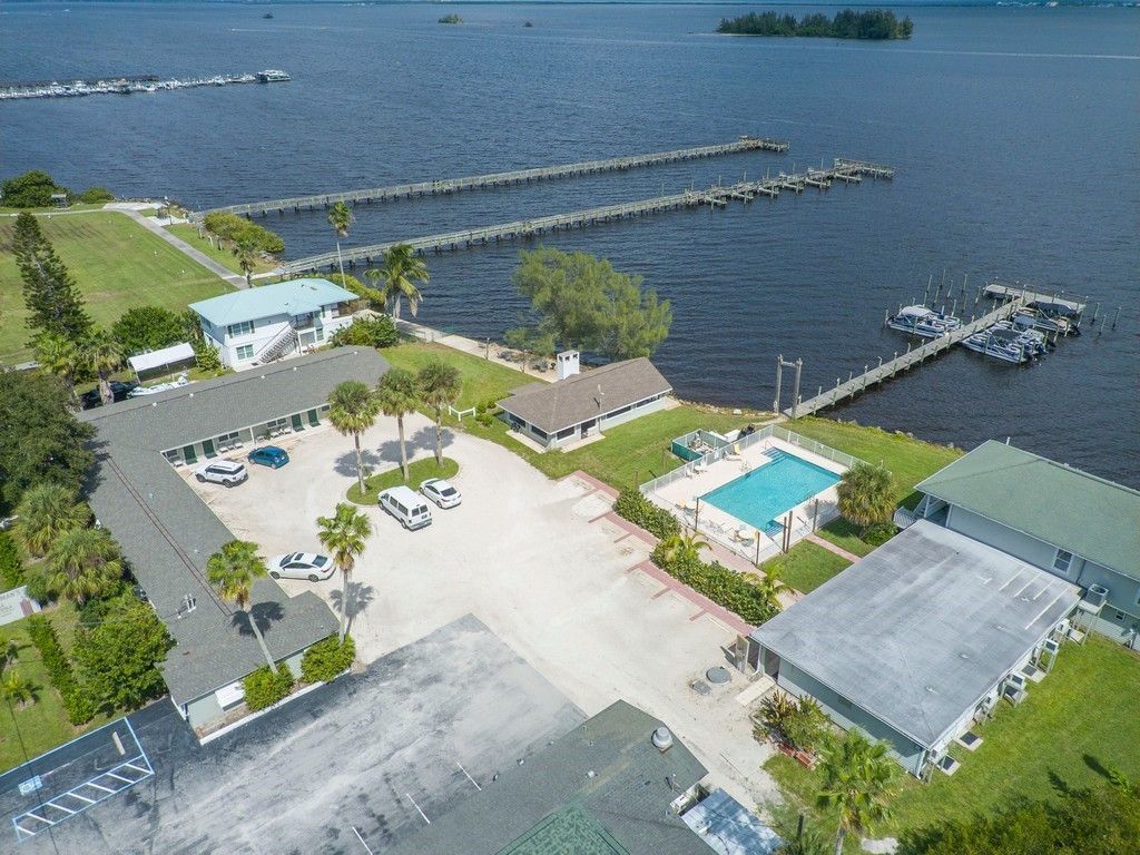 412 Indian River Drive, Sebastian, FL 32958 Photo