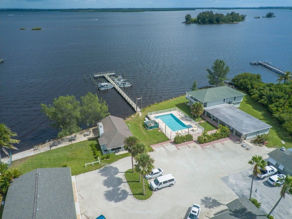 412 Indian River Drive, Sebastian, FL 32958 Photo