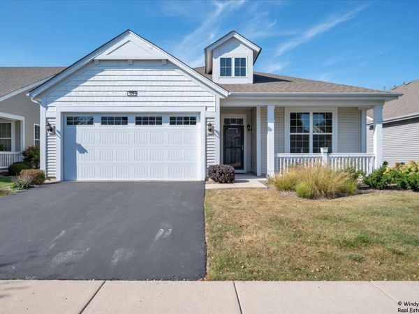 920 Prescott Lane, Pingree Grove, IL 60140