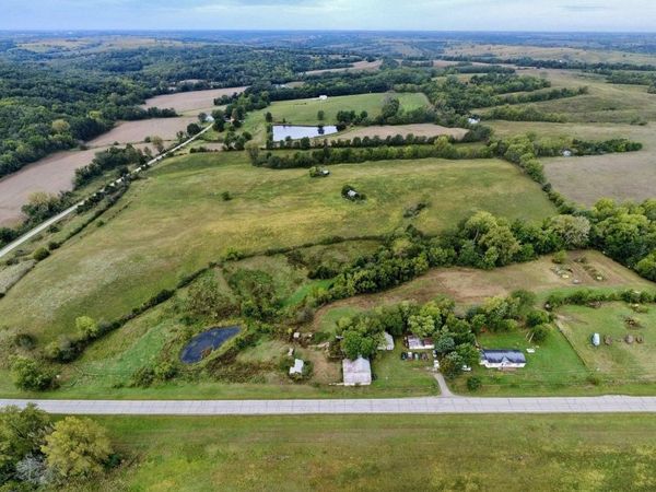 57155 200Th Avenue, Lacona, IA 50139