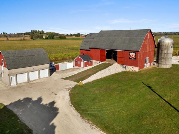 8226 Wilharms Rd, Newton, WI 54220