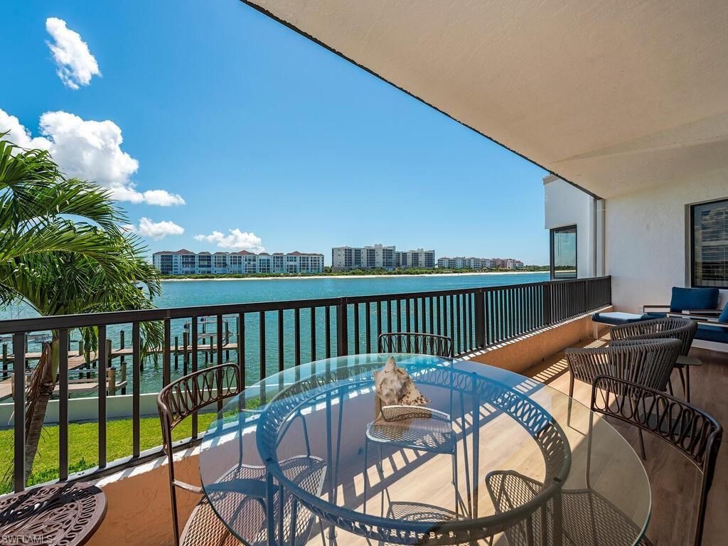 421 La Peninsula Blvd, Unit 421, Naples, FL 34113 Main Photo