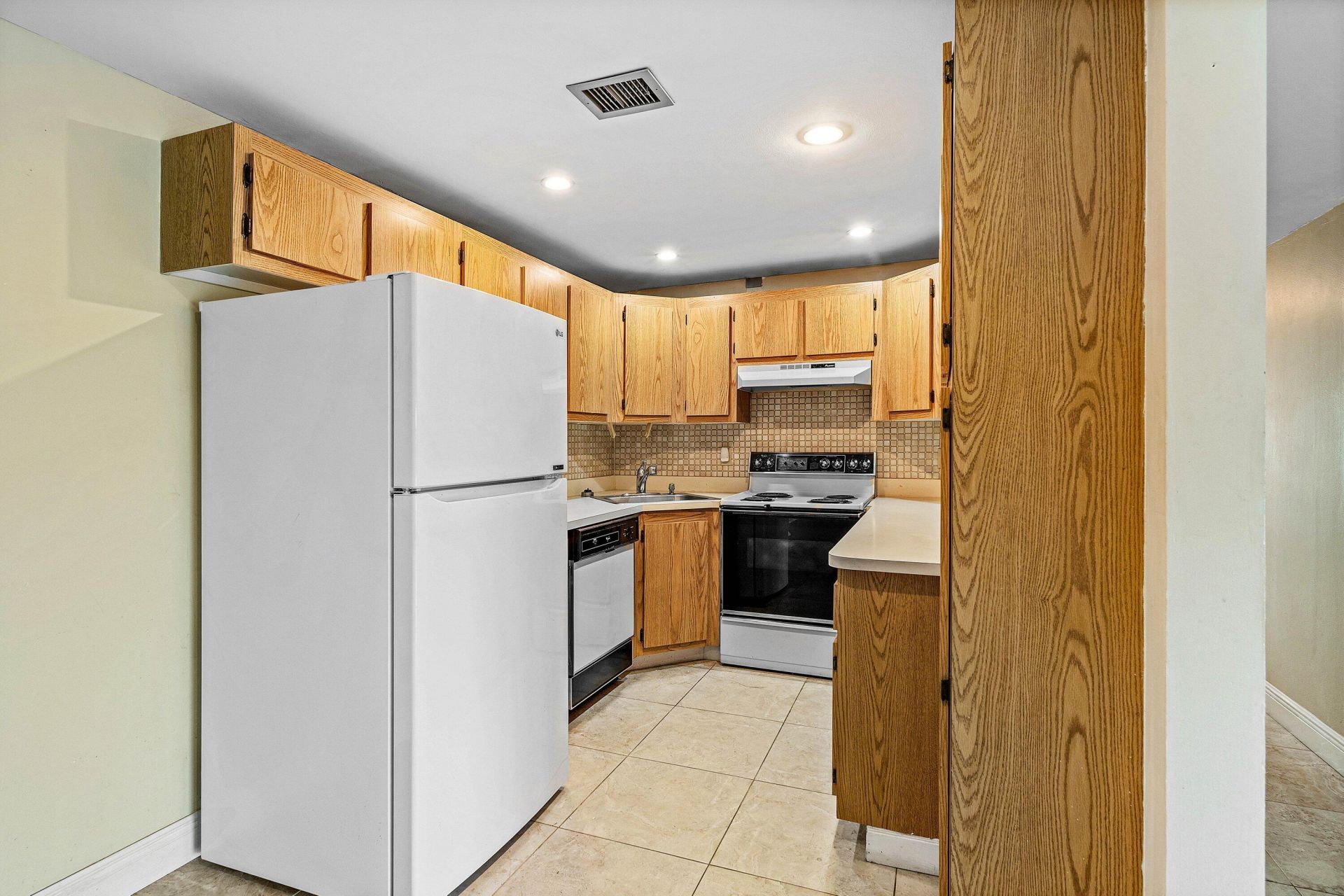 826 Sky Pine Way, Unit D1, Greenacres, FL 33415 Photo
