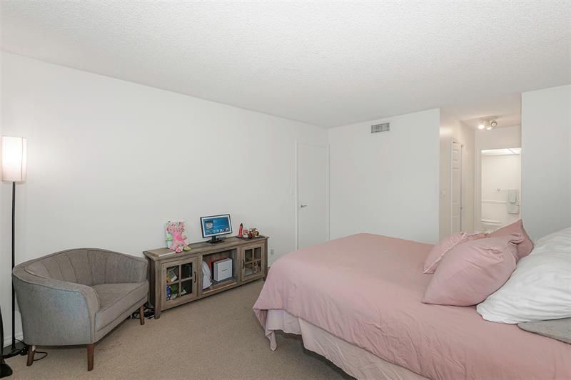 100 Lakeview Drive, Unit 206, Weston, FL 33326 Photo