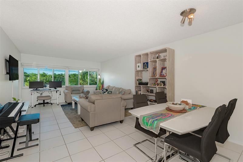 100 Lakeview Drive, Unit 206, Weston, FL 33326 Photo