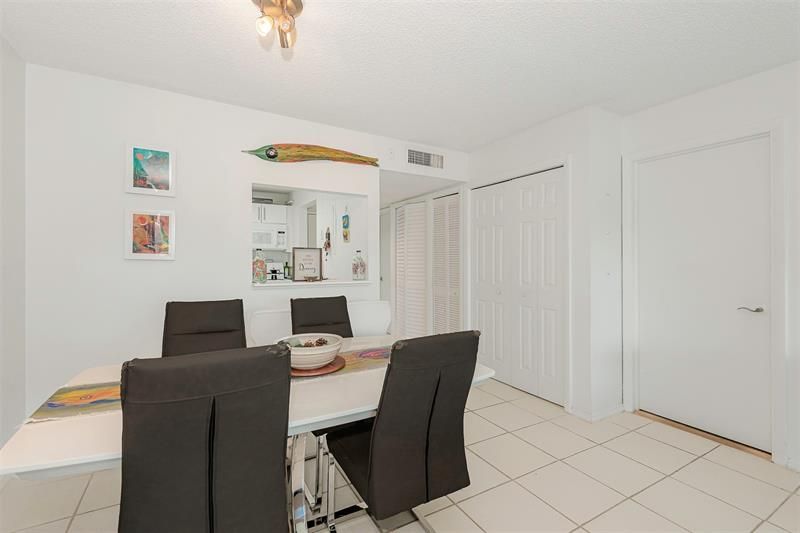 100 Lakeview Drive, Unit 206, Weston, FL 33326 Photo