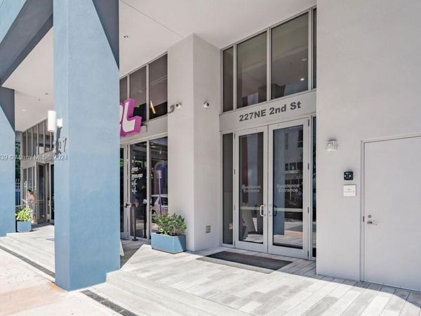 227 NE 2nd St, Unit 2613, Miami, FL 33132