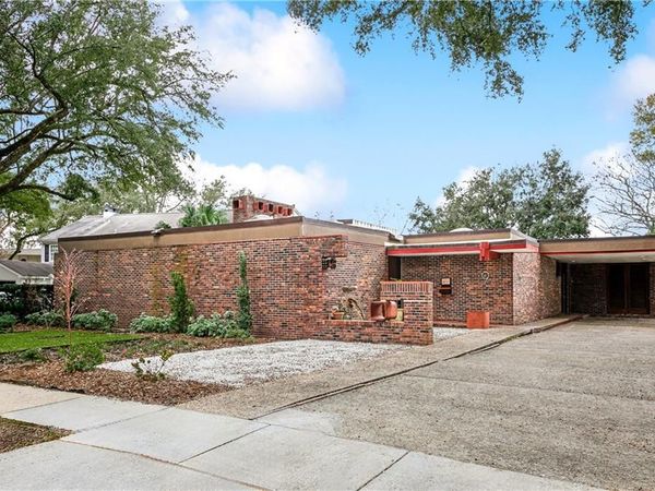 9 PARK ISLAND Drive, New Orleans, LA 70122