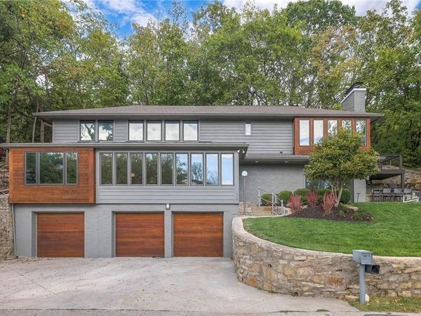 132 Lakeshore Drive, Lake Quivira, KS 66217