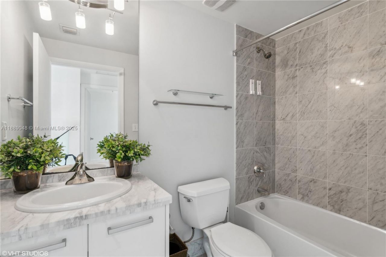 244 Biscayne Blvd, Unit 3903, Miami, FL 33132 Photo