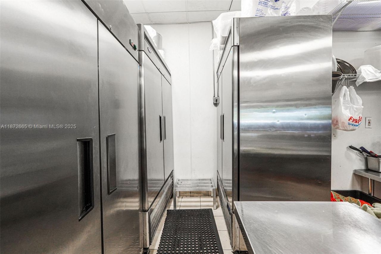 16772 SW 88 St, Miami, FL 33196 Photo