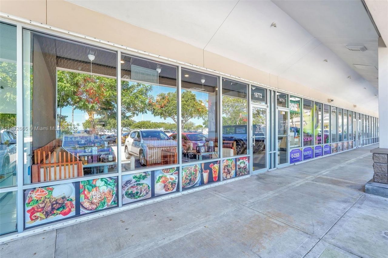 16772 SW 88 St, Miami, FL 33196 Photo