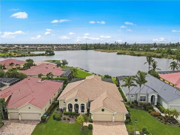 2632 Fairmont Cove CT, CAPE CORAL, FL 33991