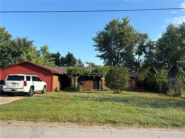 505 SE 10th Street, Bentonville, AR 72712