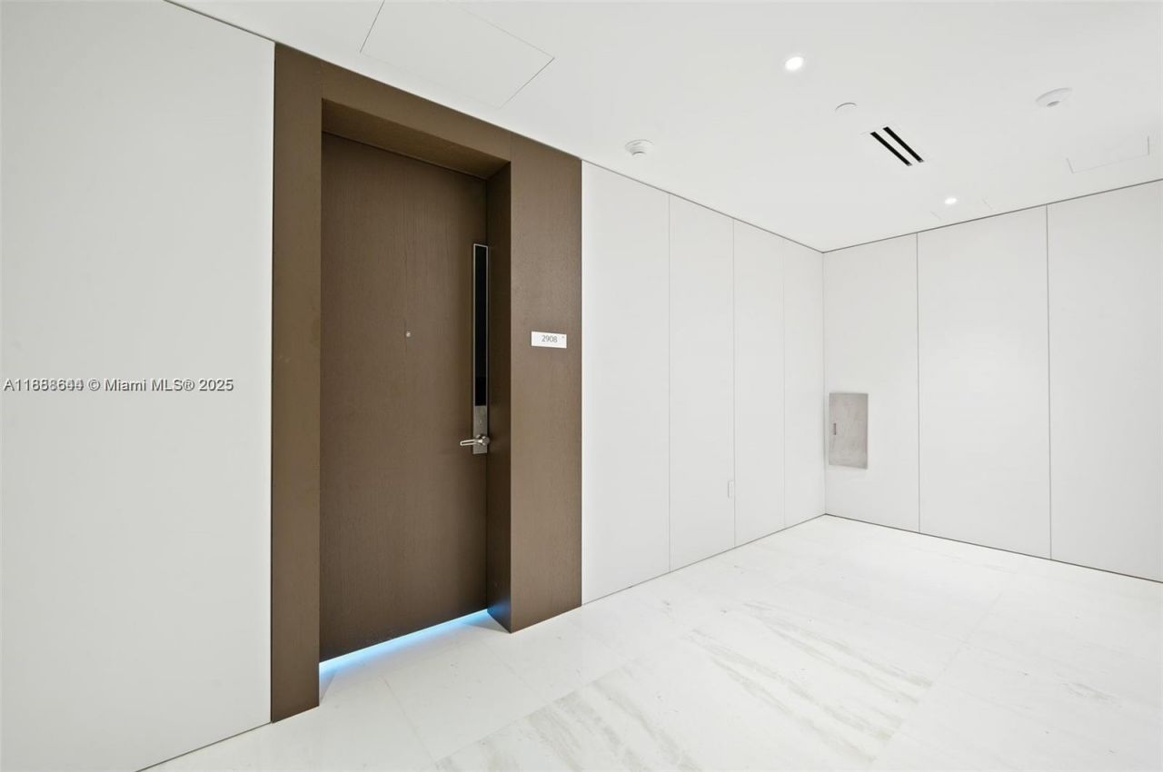 300 Biscayne Blvd Way, Unit 2908, Miami, FL 33131 Photo