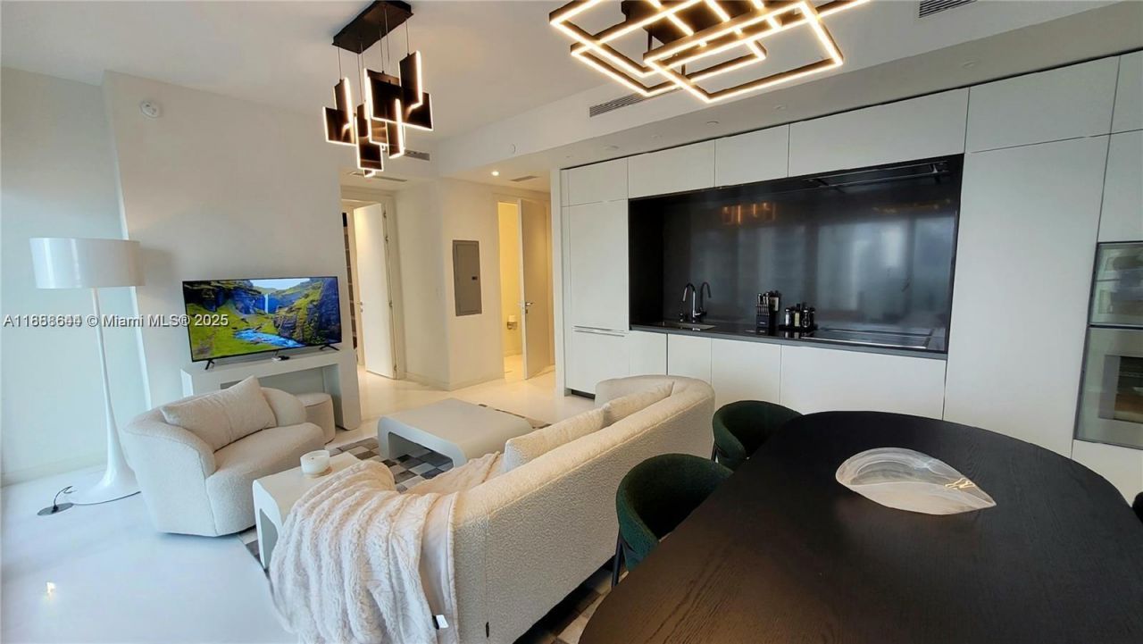 300 Biscayne Blvd Way, Unit 2908, Miami, FL 33131 Photo