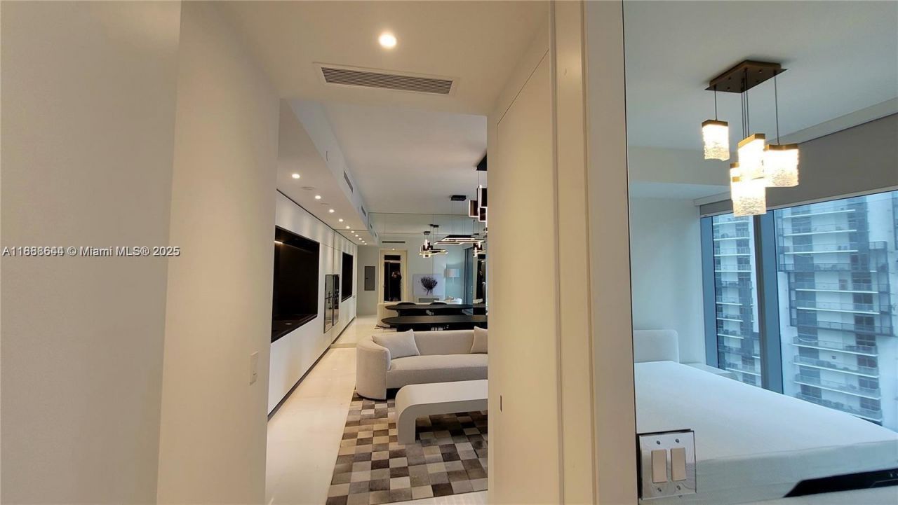 300 Biscayne Blvd Way, Unit 2908, Miami, FL 33131 Photo