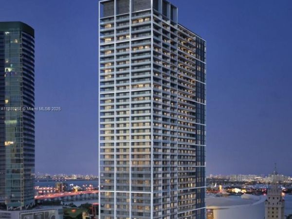 159 NE 6th St, Unit PH-5013, Miami, FL 33132
