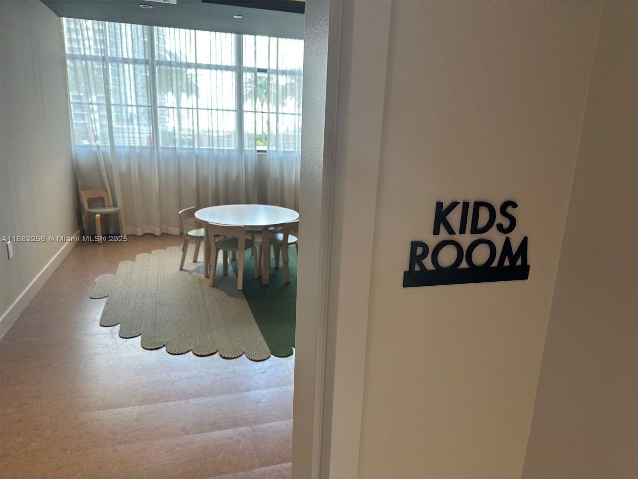 159 NE 6th St, Unit PH-5013, Miami, FL 33132 Photo