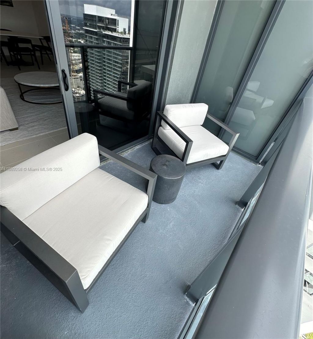 159 NE 6th St, Unit PH-5013, Miami, FL 33132 Photo