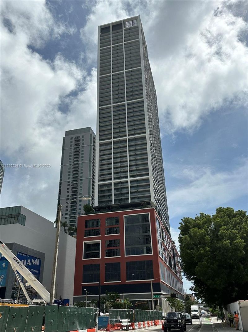 159 NE 6th St, Unit PH-5013, Miami, FL 33132 Photo