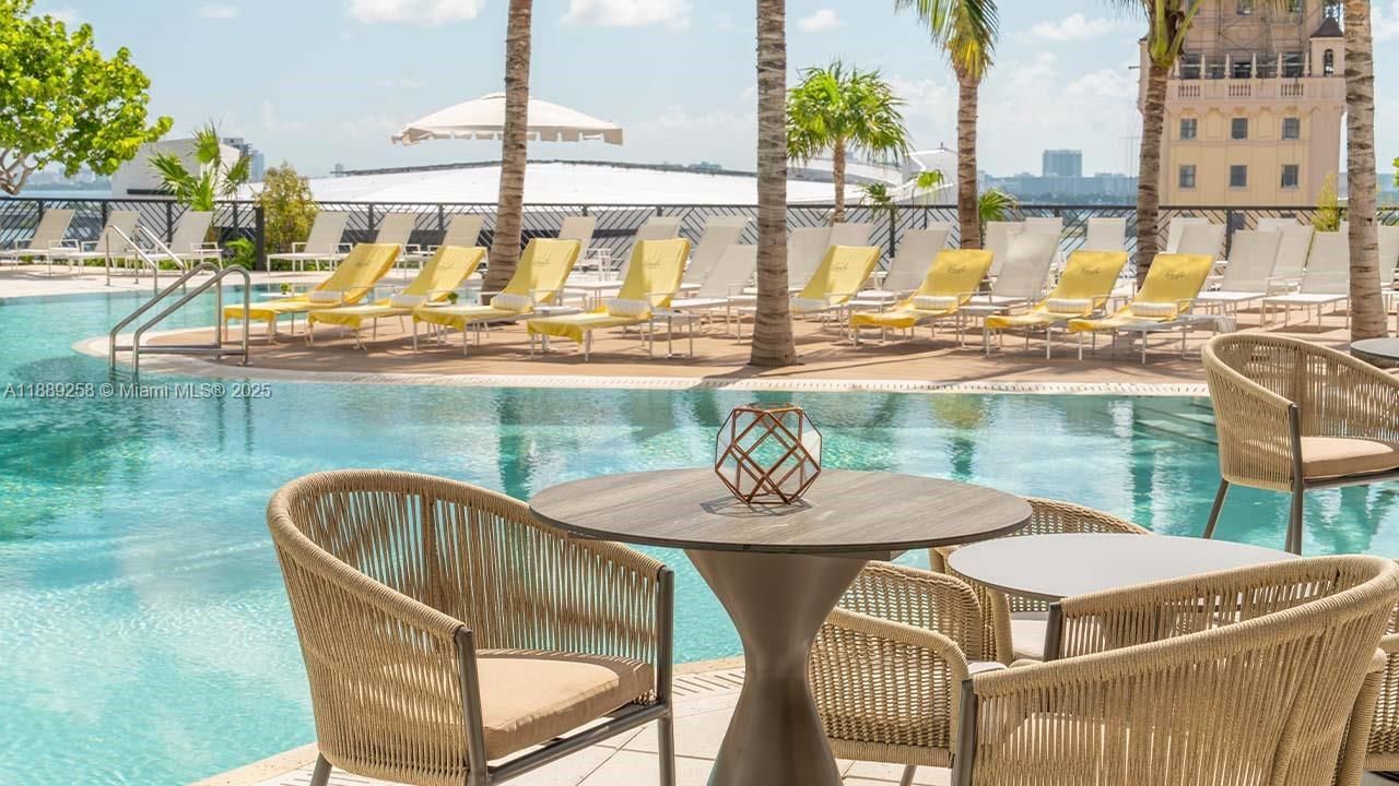 159 NE 6th St, Unit PH-5013, Miami, FL 33132 Photo