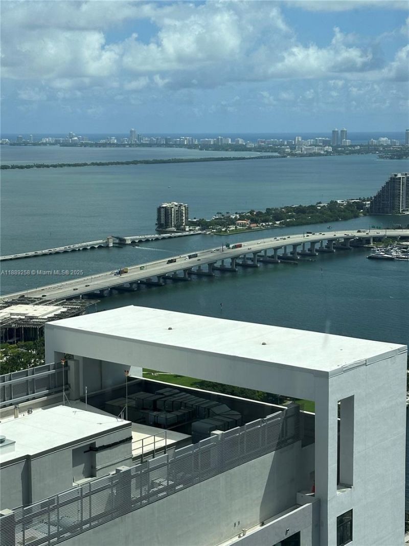 159 NE 6th St, Unit PH-5013, Miami, FL 33132 Photo