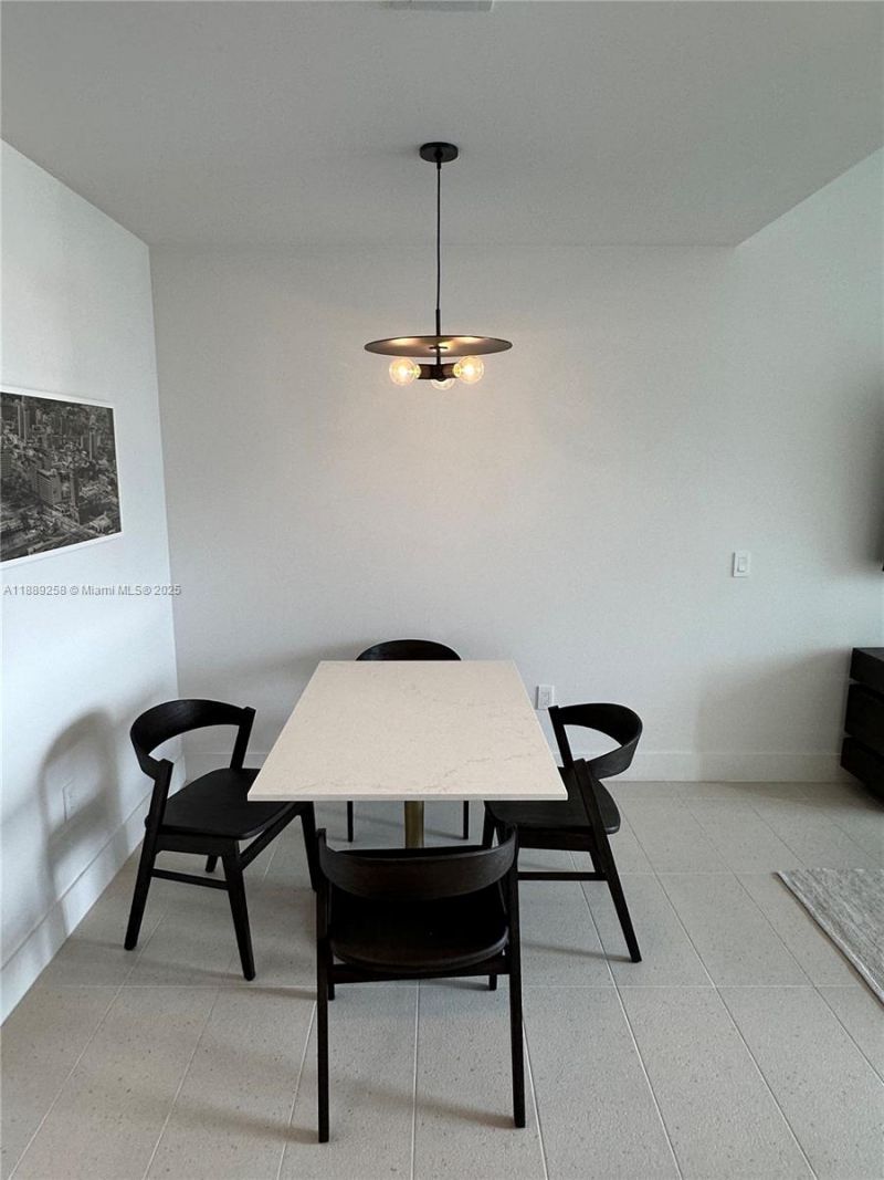 159 NE 6th St, Unit PH-5013, Miami, FL 33132 Photo