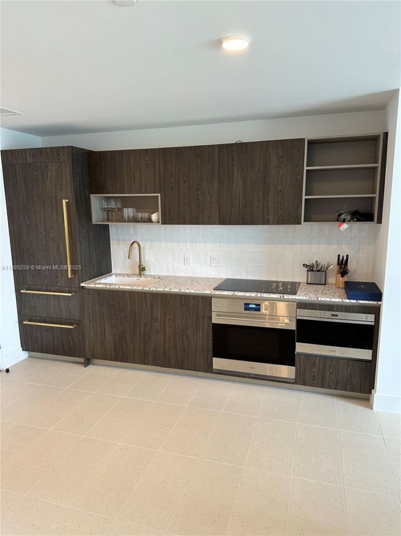 159 NE 6th St, Unit PH-5013, Miami, FL 33132 Photo