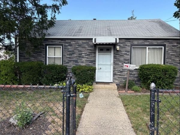 7 Pilot Street, Hempstead, NY 11550