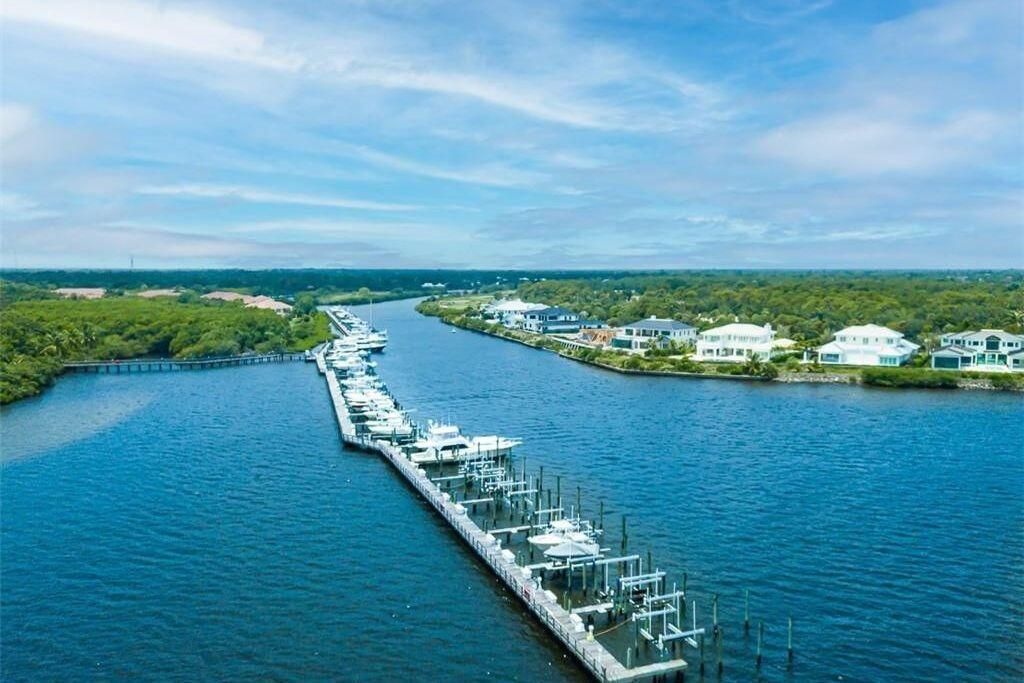 814 SW Palm Cove Drive, Palm City, FL 34990 Photo