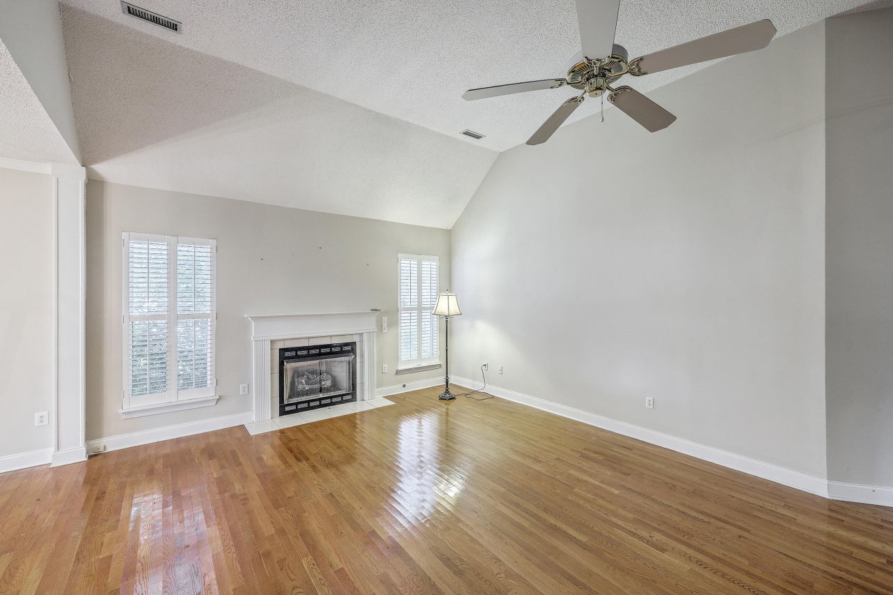 301 Bellerive Lane Photo 10