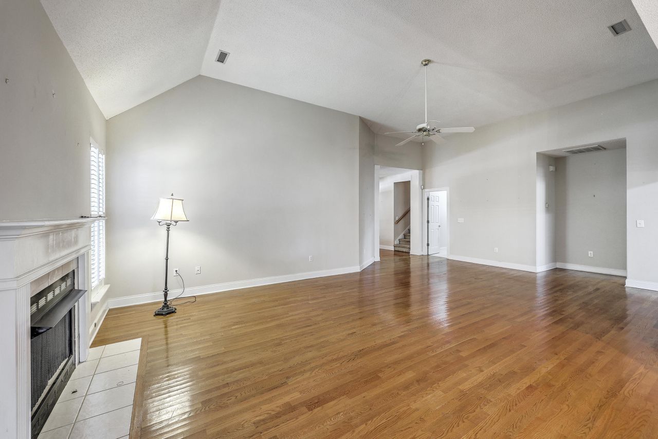 301 Bellerive Lane Photo 11