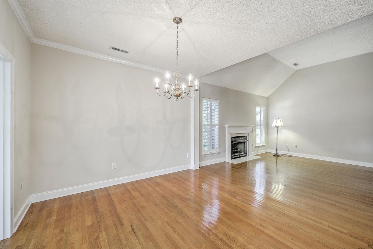 301 Bellerive Lane Photo 12