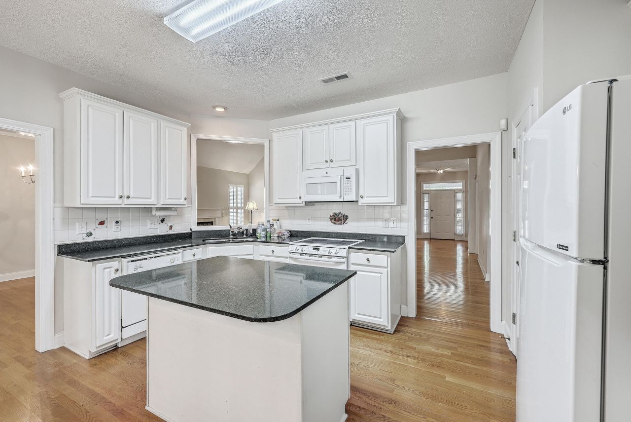 301 Bellerive Lane Photo 16