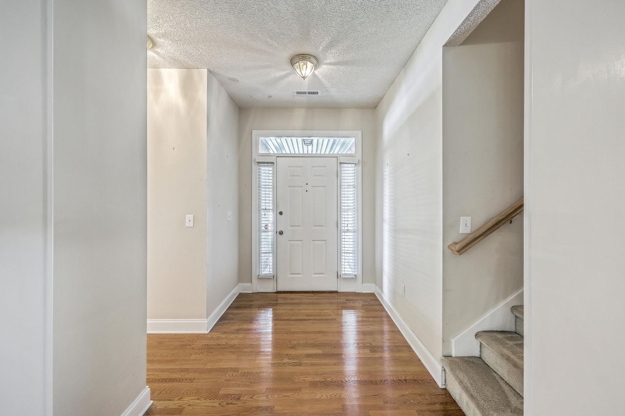 301 Bellerive Lane Photo 7