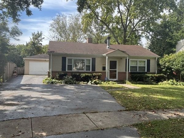 926 Cedar Street, Deerfield, IL 60015