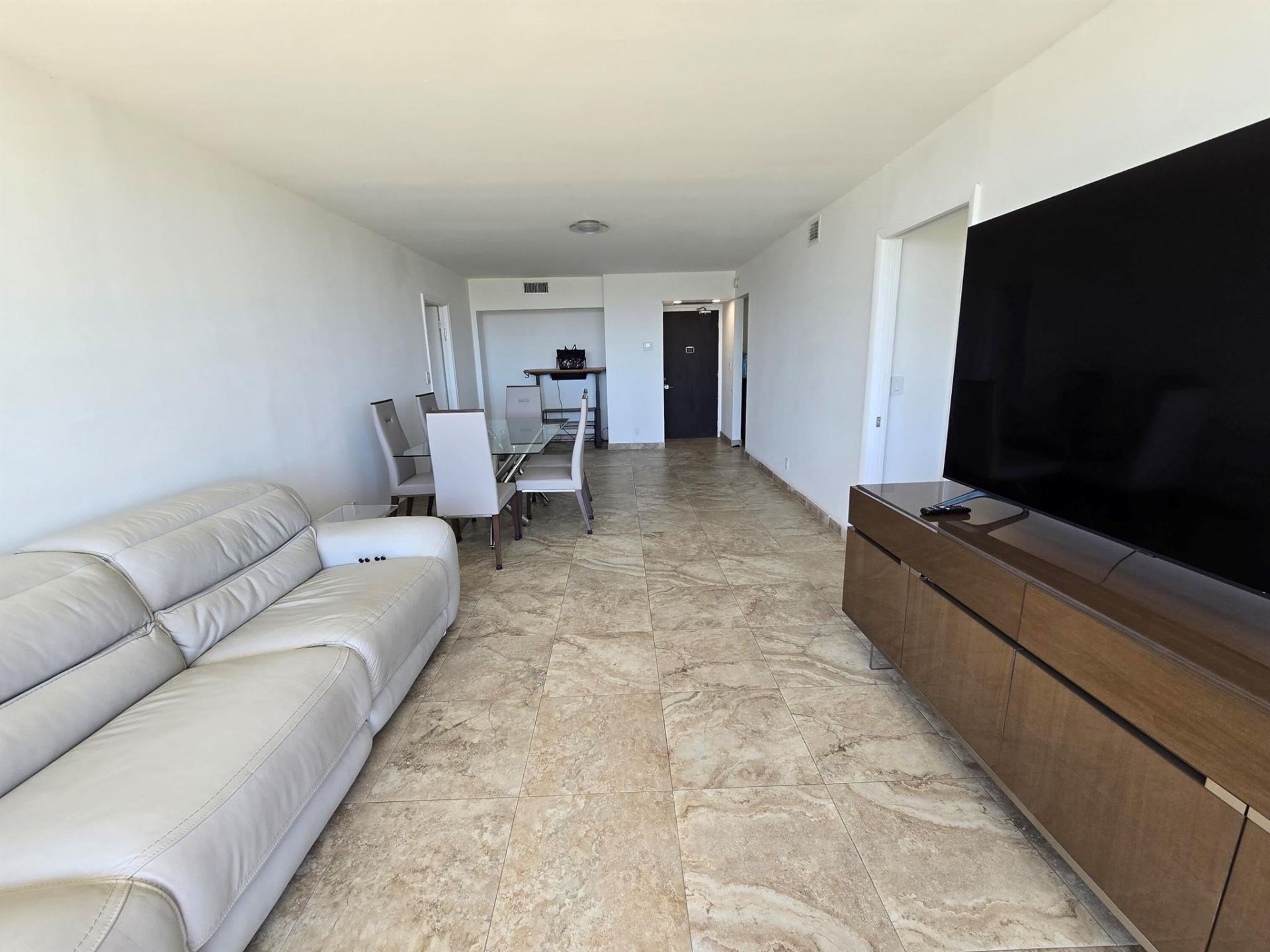 20335 W Country Club Drive, Unit 2208, Aventura, FL 33180 Photo