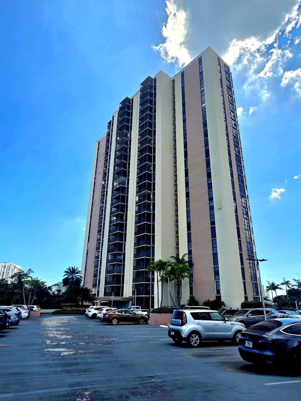 20335 W Country Club Drive, Unit 2208, Aventura, FL 33180 Photo