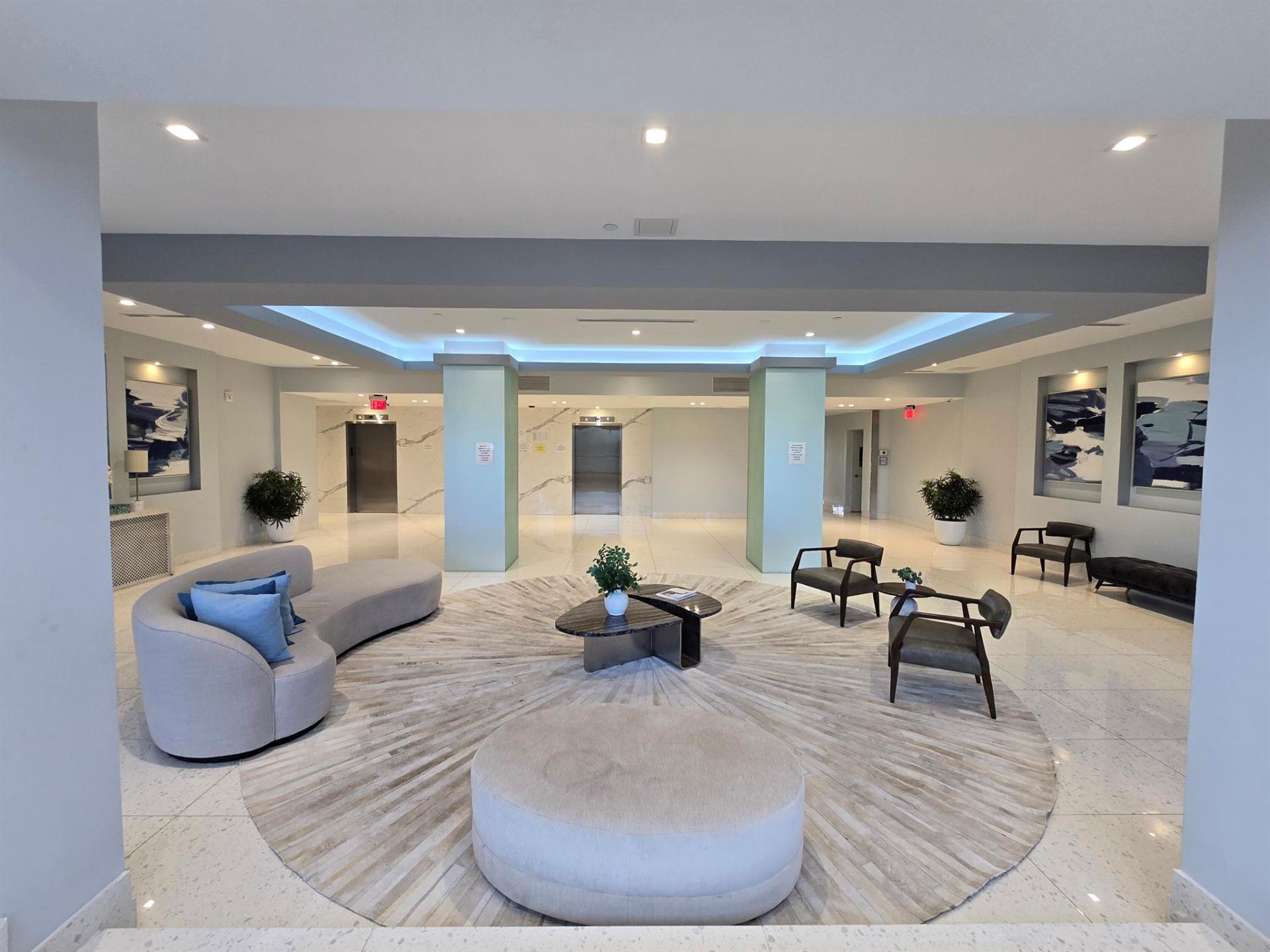 20335 W Country Club Drive, Unit 2208, Aventura, FL 33180 Photo