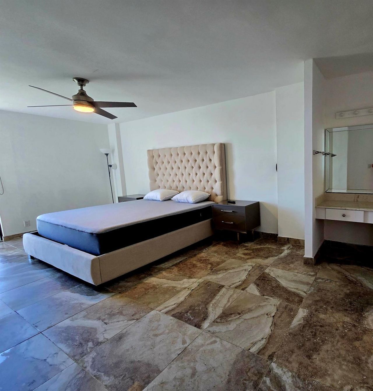 20335 W Country Club Drive, Unit 2208, Aventura, FL 33180 Photo